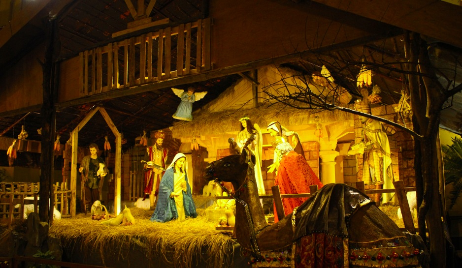 Hang đá dịp giáng sinh của Giáo xứ Cửa Bắc