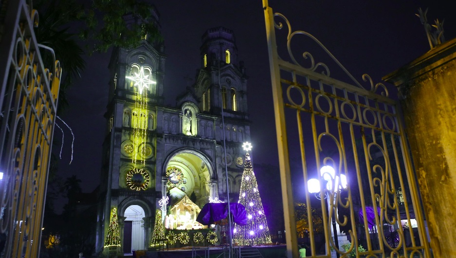 Nhà thờ Thịnh Liệt thu hút rất nhiều người dân và du khách trong mùa Giáng sinh