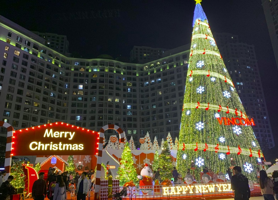 Trung tâm thương mại Indochina Plaza Hà Nội dịp Noel
