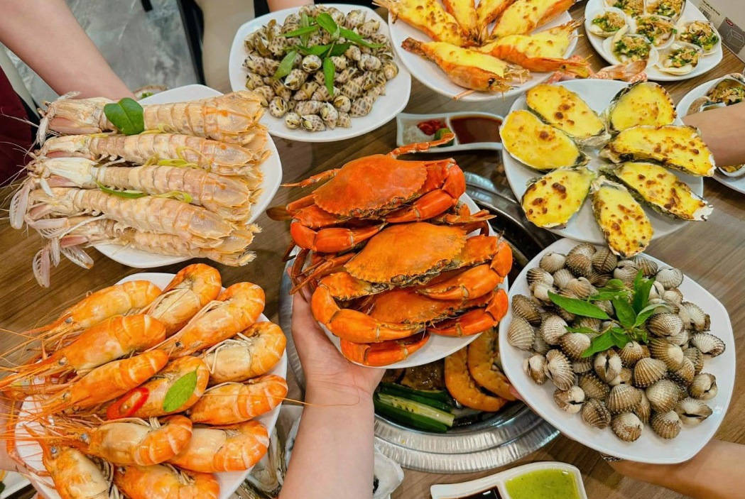 Các món hải sản nướng hấp dẫn tại Buffet Poseidon 