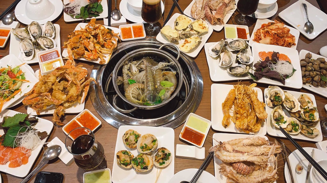 Những món hải sản được Buffet Chef Dzung bày trí đẹp mắt