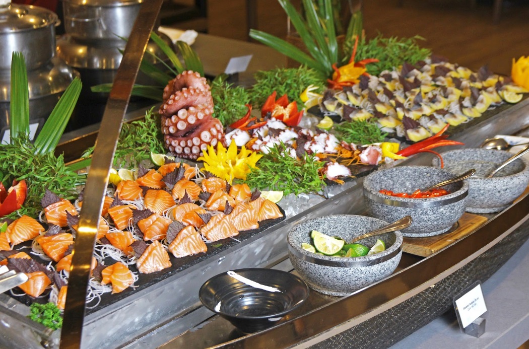 Quầy sashimi hấp dẫn khó cưỡng tại Pacifica Buffet 