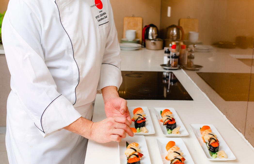 Thực đơn ở Tokyo Deli Sushi có đến hơn 200 món ăn được nghiên cứu và chế biến sao cho phù hợp với khẩu vị của người Việt