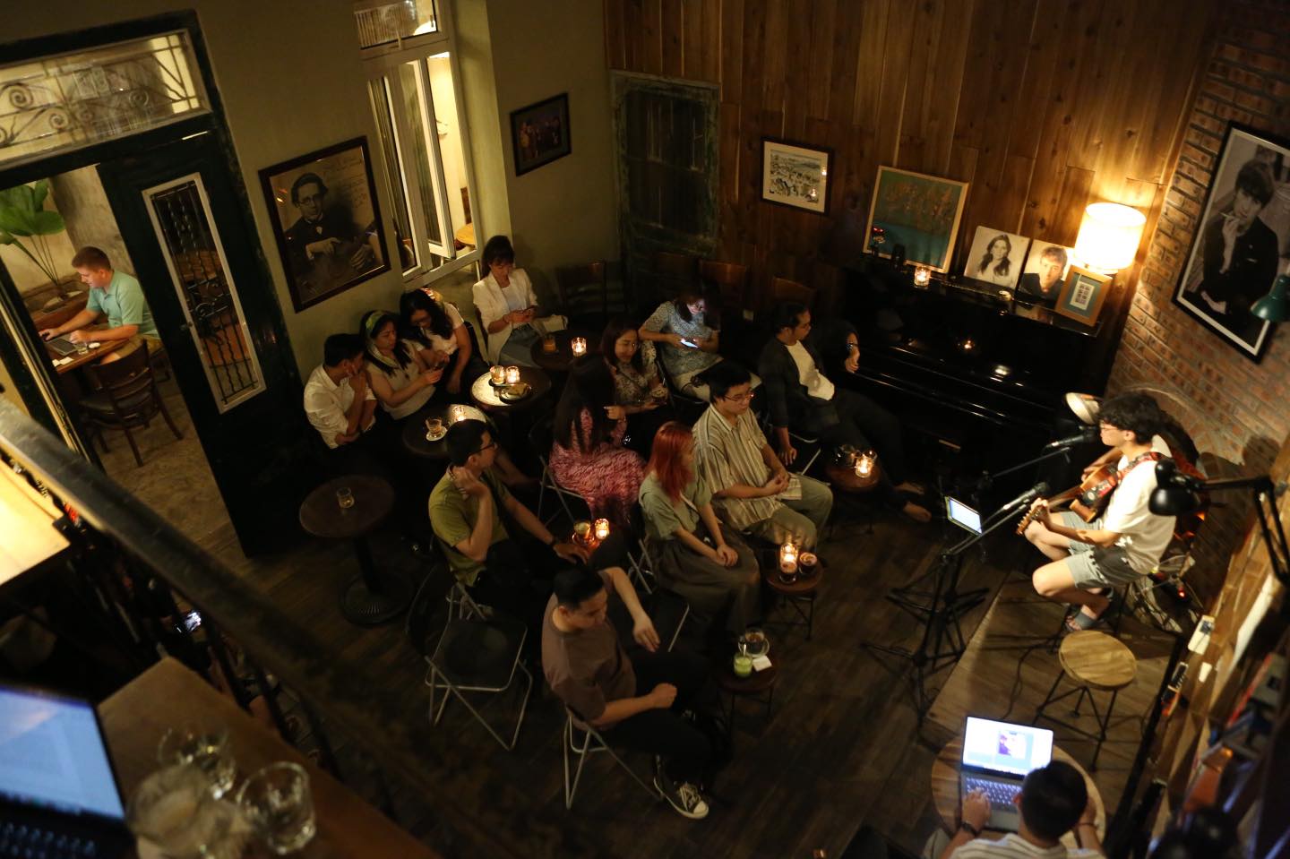 Tranquil Books & Coffee – một trong mỗi quán Cafe’ Sách giành được sự quan hoài và yêu thương quí nhất ở Hà Nội Thủ Đô lúc này. Ảnh: Sưu tầm.