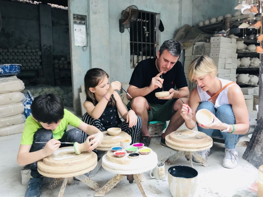 Trải nghiệm làm gốm thủ công tại làng gốm Bát Tràng