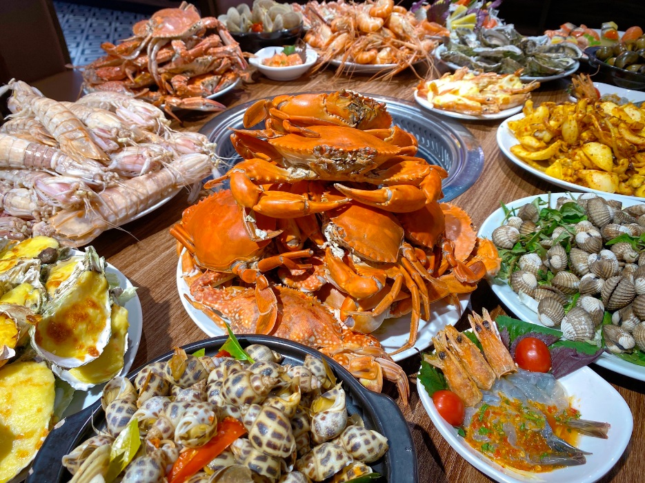 Bữa tiệc hải sản hoành tráng và hấp dẫn tại Chef Dzung