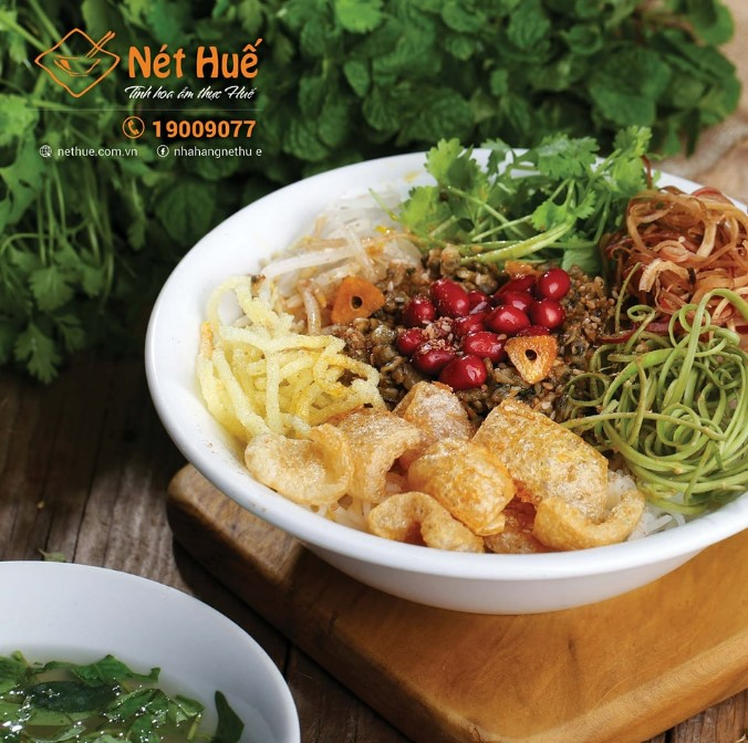Món cơm Hến nóng hổi và đậm đà rất được ưa chuộng tại Nét Huế