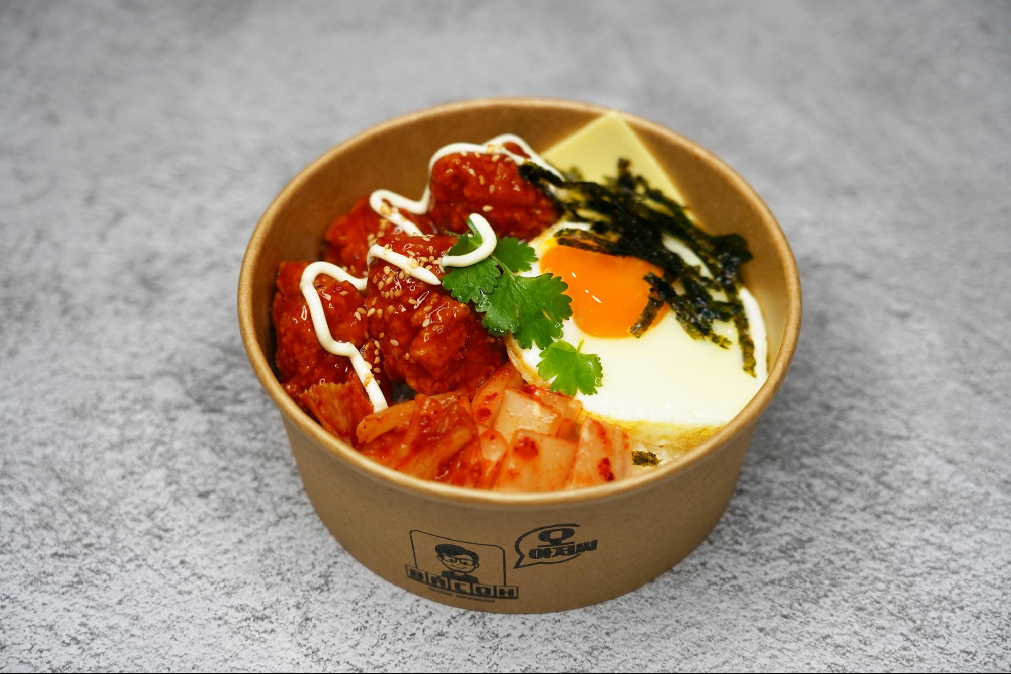 Cơm trộn Cupbop là món “best-seller” của tiệm ăn Hàn Quốc Bác Oh 