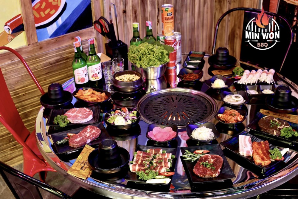 Bầu không khí BBQ chuẩn quán nhậu Hàn Quốc của Min Won
