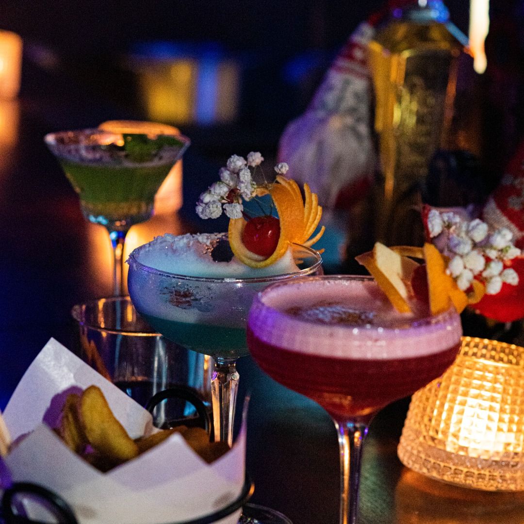 Cocktail với nhiều hương vị khác nhau tại La Lune Rooftop Bar 